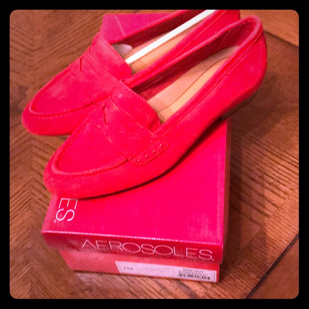 New In Box NIB Red Loafers AEROSOLES Size 7